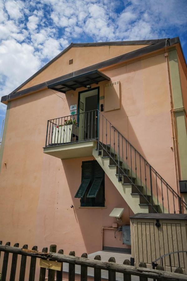 Cinque Terre Coast To Coast Hotel ริโอมัจโจเร ภายนอก รูปภาพ