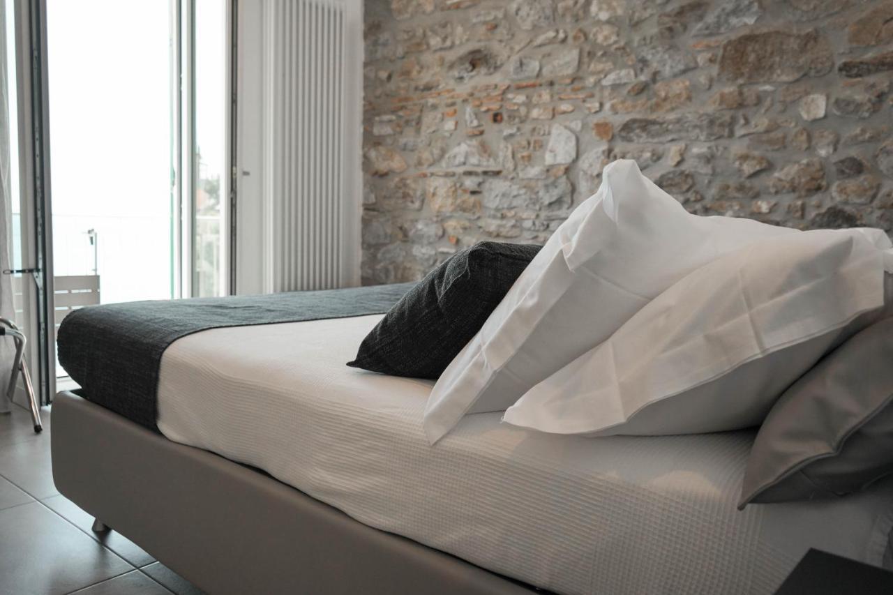 Cinque Terre Coast To Coast Hotel ริโอมัจโจเร ภายนอก รูปภาพ